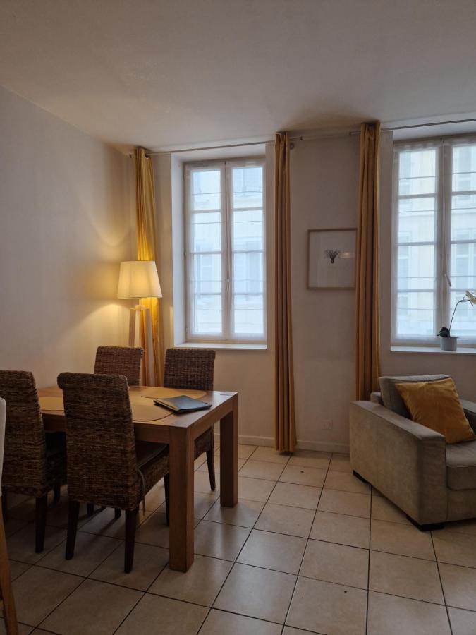 Appartement 2 pièces dans le centre avec petite terrasse 3*** à Marseille Extérieur photo